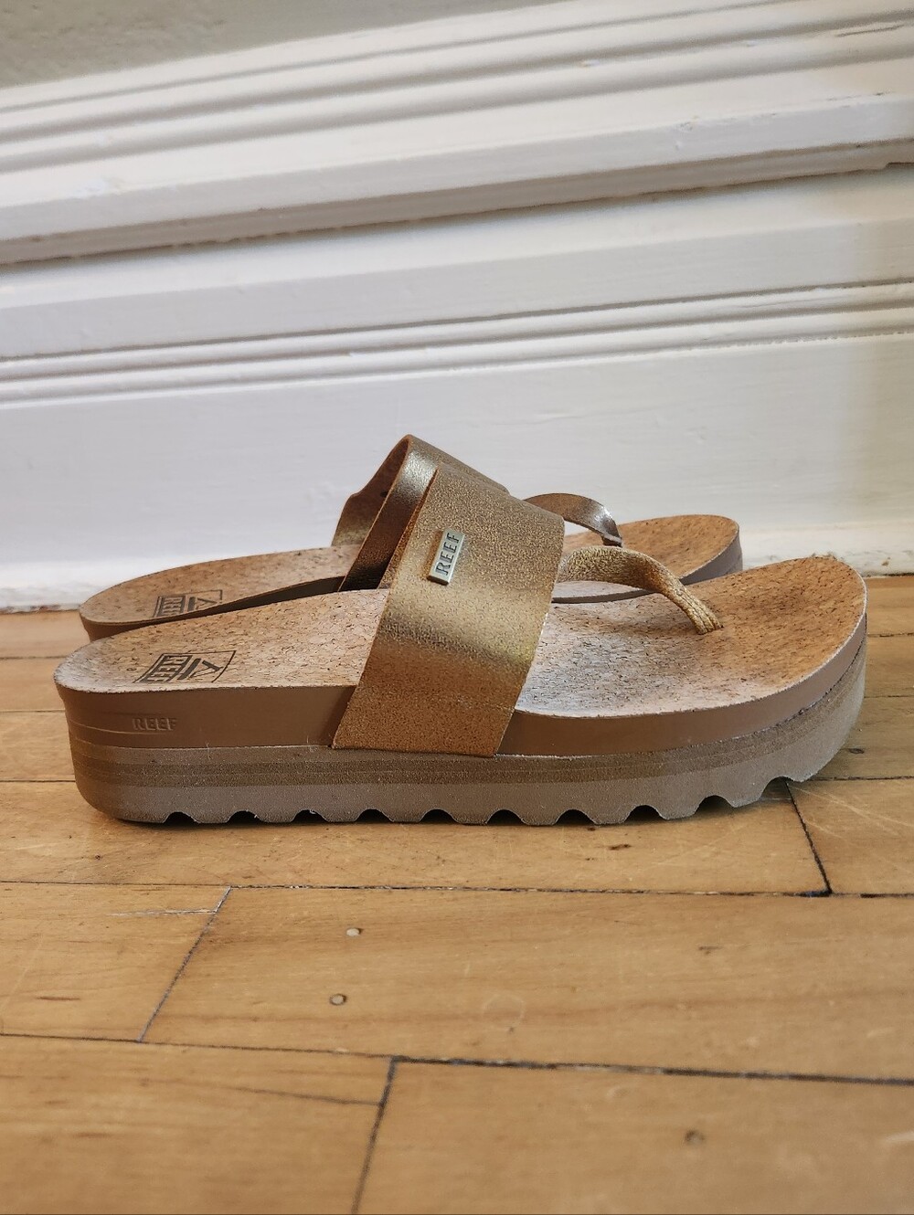 Reef Cushion Sol Hi Women's Arch Support Sandals, Size 8, Cork And Gold